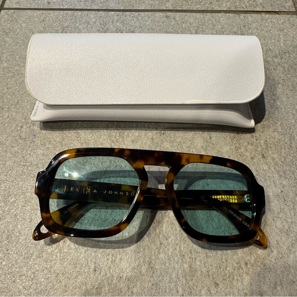 Elisa Johnson Jane sunglasses in brown tortoise - Picture 3 of 9